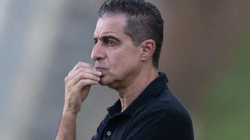 Foto: Gil Gomes/AGIF - Renato Paiva observa movimentação inesperada do Bahia.