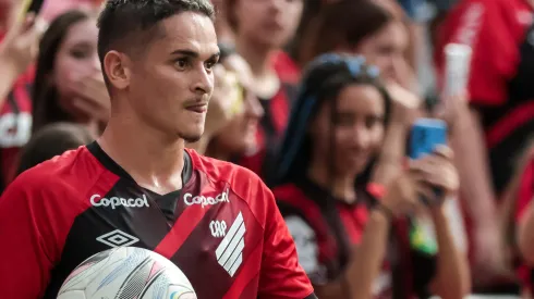 PR - Curitiba - 21/01/2023 - PARANAENSE 2023, ATHLETICO X MARINGA - Khellven jogador do Athletico-PR durante partida contra o Maringa no estadio Arena da Baixada pelo campeonato Paranaense 2023. Foto: Robson Mafra/AGIF