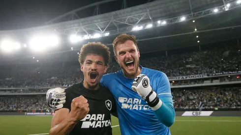 Foto: Vitor Silva/Botafogo - Botafogo toma decisão sobre Lucas Perri e Adryelson.