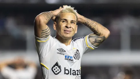 Foto: Abner Dourado/AGIF - Situação de Soteldo azeda no Santos