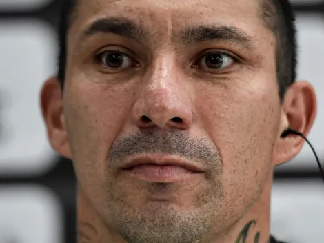 PARA JOGAR COM MEDEL, É BOM! Torcida do Vasco pede contratação de 'camisa 17'