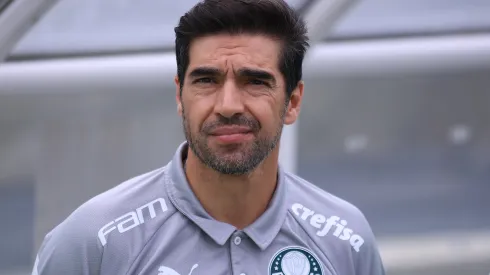 Abel Ferreira durante partida contra o Santos pelo Campeonato Brasileiro 2023. Foto: Marcello Zambrana/AGIF
