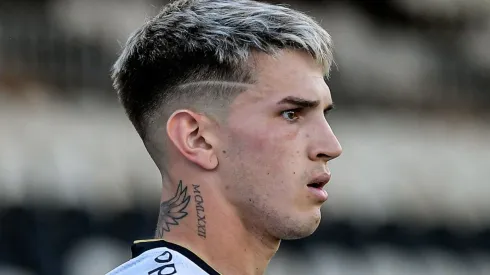 Luca Orellano durante partida contra o Grêmio. Foto: Thiago Ribeiro/AGIF