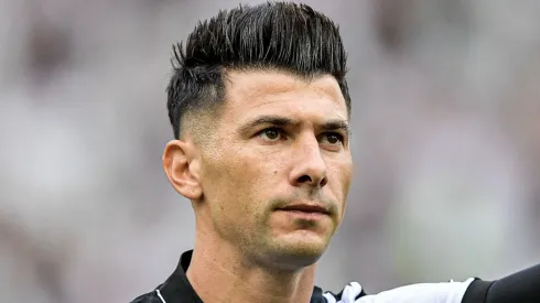 Victor Cuesta jogador do Botafogo durante partida contra o Coritiba no estádio Engenhão pelo campeonato Brasileiro A 2023. Foto: Thiago Ribeiro/AGIF