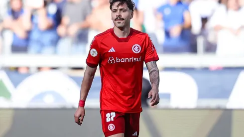 Mauricio jogador do Internacional comemora seu gol durante partida contra o Cruzeiro no estadio Mineirao pelo campeonato Brasileiro A 2023. Foto: Gilson Lobo/AGIF