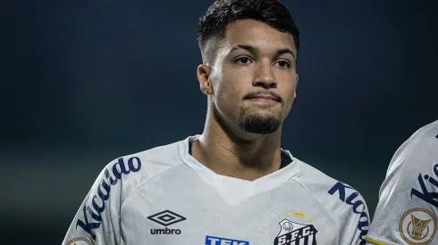 Marcos Leonardo jogador do Santos durante partida contra o Goias no estadio Serrinha pelo campeonato Brasileiro A 2023. Foto: Isabela Azine/AGIF