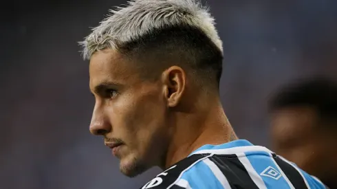 Foto: Pedro H. Tesch/Getty Images - Ferreira em partida pelo Grêmio no Campeonato Brasileiro