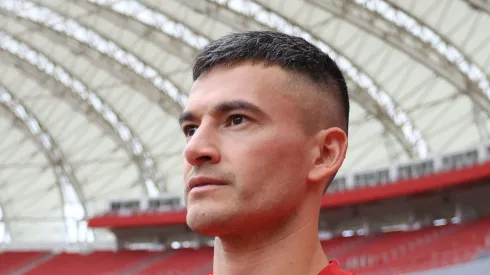 2023-04-07 Apresentação do jogador Charles Aranguiz. Foto Ricardo Duarte/Internacional