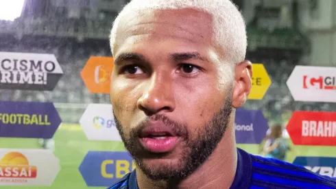 Wesley jogador do Cruzeiro durante partida contra o Santos no estádio Independência pelo campeonato BRASILEIRO A 2023. Foto: Fernando Moreno/AGIF