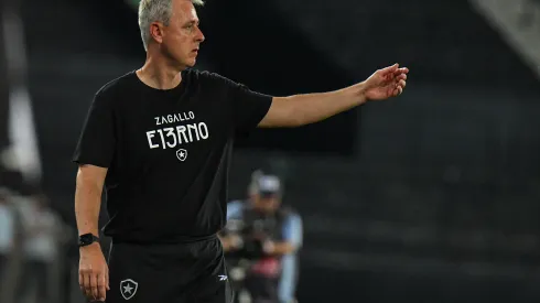 Tiago Nunes afirmou que reforços passam pelo crivo de Textor. Foto: Thiago Ribeiro/AGIF