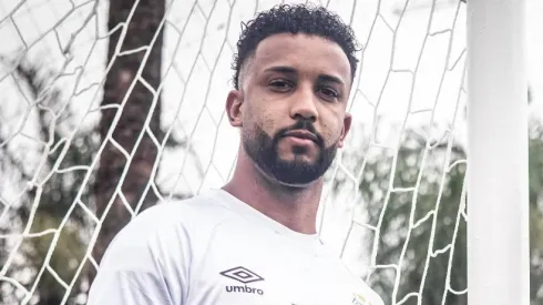 Jorge foi apresentado pelo Santos - Foto: Twitter/Santos