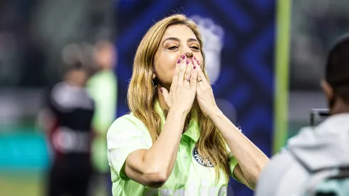 Leila atendeu aos torcedores no saguão do hotel em Minas Gerais. Foto: Abner Dourado/AGIF