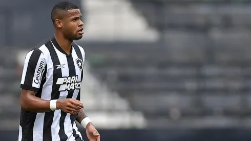 Júnior Santos destacou empenho do elenco alvinegro. Foto: Thiago Ribeiro/AGIF