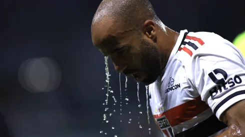 Lucas Moura ficará fora por mais 15 dias. Foto: Marcello Zambrana/AGIF