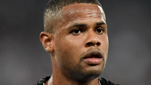 Júnior Santos jogador do Botafogo durante partida contra o Fortaleza no estádio Engenhão pelo campeonato BRASILEIRO A 2023. Foto: Thiago Ribeiro/AGIF