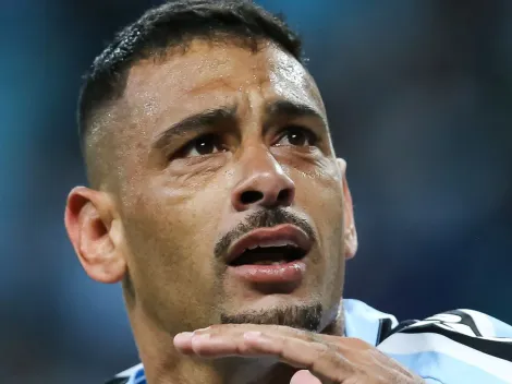 Diego Souza aposenta e 'atiça' torcida do Grêmio nas redes sociais
