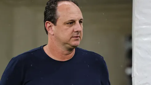 Foto: Gilson Lobo/AGIF - Rogério Ceni fala sobre Oscar Estupiñán.