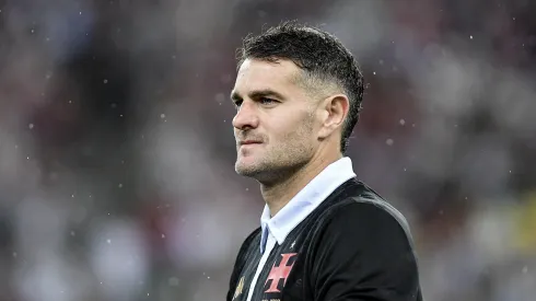 Foto: Thiago Ribeiro/AGIF - Vegetti manda na lata opinião sobre arbitragem no clássico.