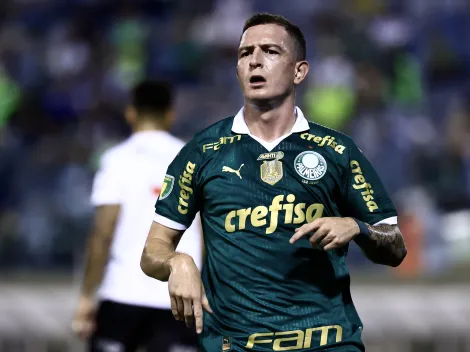 Em meio a briga por titularidade, Aníbal Moreno abre o jogo sobre clima nos bastidores do Palmeiras