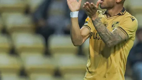 O atacante defende o Vitória de Guimarães há duas temporadas - Foto: divulgação/Instagram