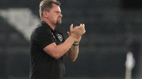 Foto: Vítor Silva/Botafogo - Fábio Matias durante a partida contra o Aurora na última quarta-feira (28).