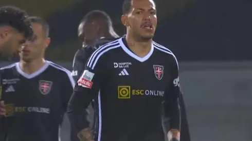 Clayton Silva pode estrear no domingo (10). Foto: Reprodução Sport.TV