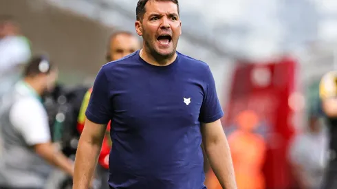 Larcamón, em partida pelo Campeonato Mineiro 2024. Treinador terá desfalques importantes - Foto: Gilson Lobo/AGIF