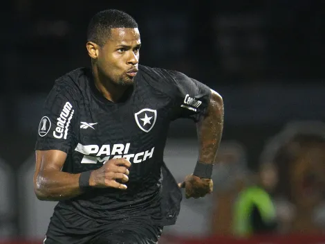 Júnior Santos ironiza declaração de Juninho Capixaba em classificação do Botafogo