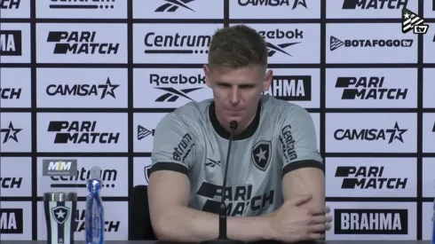 Raul foi oficialmente apresentado como novo goleiro do Botafogo, nesta sexta (22). Foto: Reprodução Botafogo TV