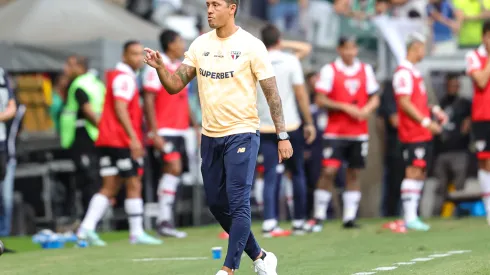Carpini durante partida contra o Palmeiras na Supercopa.