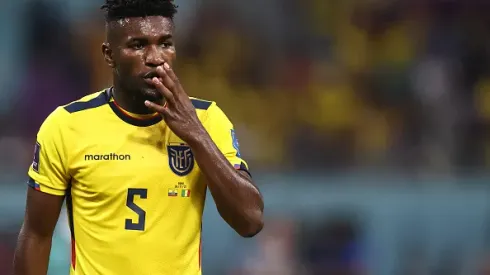 José Cifuentes jogador do Cruzeiro atuando pela Seleção do Equador