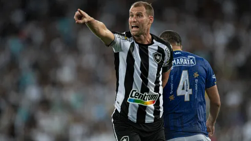 Jorge Rodrigues/AGIF - Joel Carli, zagueiro do Botafogo