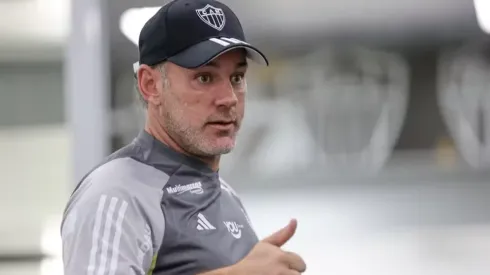 Gabriel Milito possui um estilo diferente dos demais treinadores. Foto: Pedro Souza / Atlético-MG