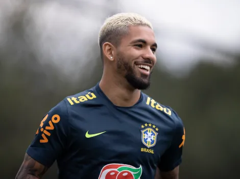 Douglas Luiz acaba com 'rival' vascaíno e atiça torcida do Vasco nas redes sociais