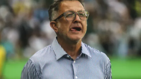 Juan Carlos Osorio técnico do Athletico-PR durante partida contra o Coritiba no estádio Couto Pereira pelo campeonato Paranaense 2024