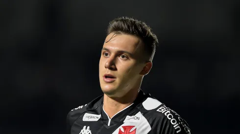 Lucas Piton jogador do Vasco durante partida contra o Resende no estádio São Januário pelo campeonato Carioca 2023. Vasco definiu situação do titular. Foto: Thiago Ribeiro/AGIF