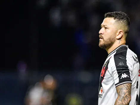 Vasco recebe oferta inesperada para negociar Rossi e toma decisão