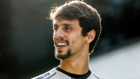 Treino do Sao Paulo - Rodrigo Caio durante treino do Sao Paulo no CT Barra Funda. Defensor é cotado no Inter. Foto: Marcello Zambrana/AGIF