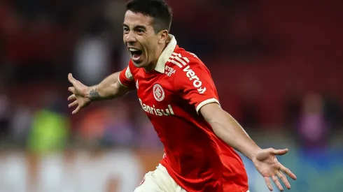 Carlos de Pena reforço do Bahia jogando no Inter em 2022