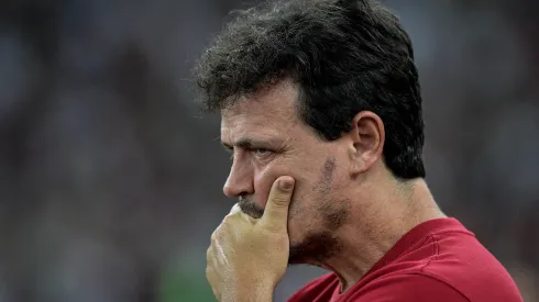 RJ - RIO DE JANEIRO - 09/04/2024 - COPA LIBERTADORES 2024, FLUMINENSE X COLO-COLO - Fernando Diniz tecnico do Fluminense durante partida contra o Colo-Colo no estadio Maracana pelo campeonato Copa Libertadores 2024. Foto: Thiago Ribeiro/AGIF