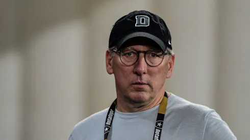 RJ - RIO DE JANEIRO - 01/11/2023 - BRASILEIRO A 2023, BOTAFOGO X PALMEIRAS - Jhon Textor dono do Botafogo durante partida contra o Palmeiras no estadio Engenhao pelo campeonato Brasileiro A 2023. Foto: Thiago Ribeiro/AGIF