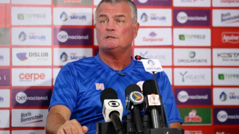 Mazola Júnior tem a missão de colocar o Náutico na Série B - Foto: Marlon Costa/AGIF