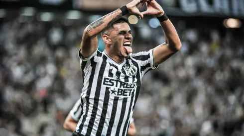 David Ricardo jogador do Ceara comemora seu gol durante partida contra o Botafogo-SP no estadio Arena Castelao pelo campeonato Brasileiro B 2023. Foto: Kely Pereira/AGIF