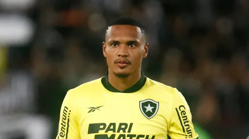 Foto: Vitor Silva/Botafogo - John durante confronto contra o Universitário na Libertadores.