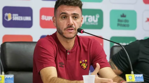 Mariano Soso, técnico do Sport, durante entrevista coletiva.