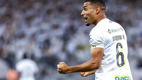 Joaquim, zagueiro do Santos, no Paulistão 2024