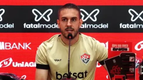 Bruno Uvini, zagueiro do Vitória. Reprodução TV Vitória/ EC Vitória