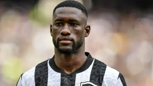 Zagueiro vem se destacando nos últimas partidas do Botafogo.