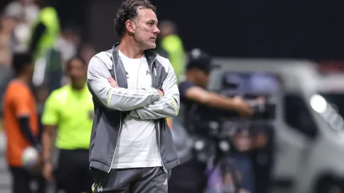 Milito durante confronto contra o Sport na Copa do Brasil de 2024. Treinador definiu um alvo para a janela de julho.