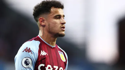 Coutinho durante confronto contra o Liverpool em 2022 na Premier League. Jogador pode voltar ao futebol brasileiro.